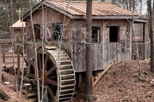 Thumbnail of featured artwork by members: Old Mill House